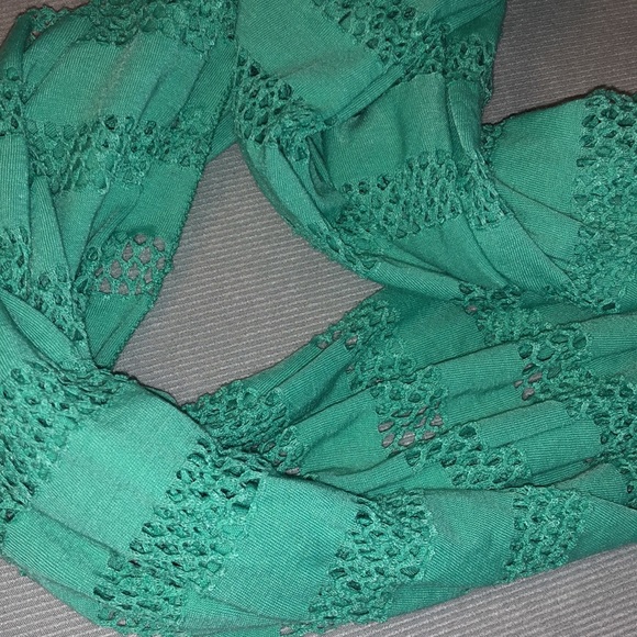 NWT! Infinity Lightweight Wrap Textured MERONA Spring Easter Green Scarf - Picture 2 of 6